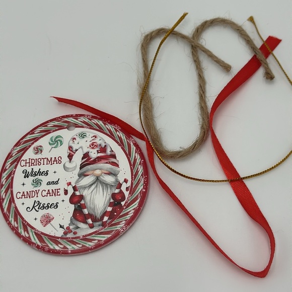 Brand New Christmas Wishes Candy Cane Kisses Gnome Ornament - Picture 2 of 3